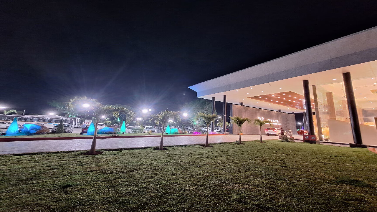 Vysta Conventions and Resorts